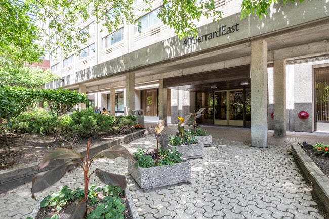 Building Photo - 40 Gerrard Street East Apartments