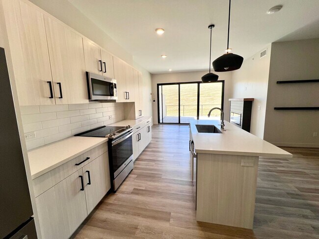 Photo - Modern Executive Level Condo near Colbert Hills Golf Course