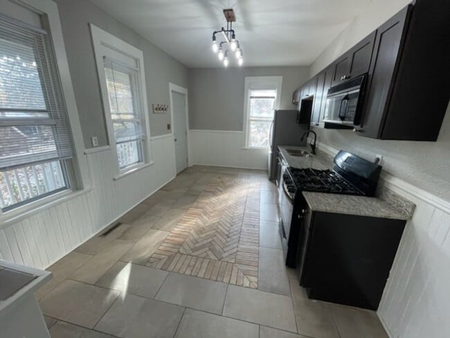 Photo - 1648 Bush Ave Unit 1