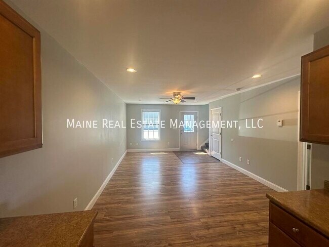 Photo - 33 Basketball Ct