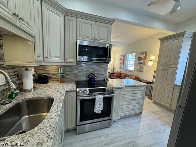 Photo - 784 11th St N