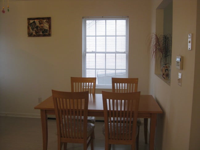 7 Donna Ln Unit 7