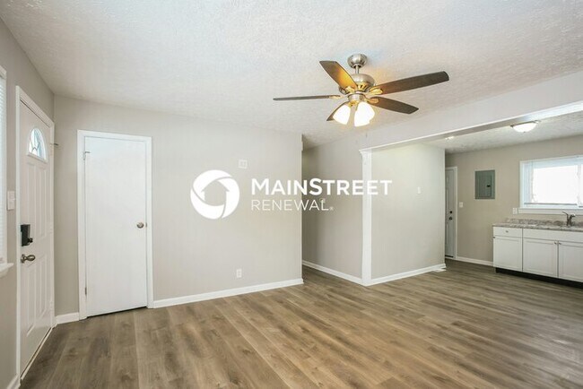 Photo - 3 Bedroom Pet-Friendly Home in Indianapolis, IN with Main Street Renewal