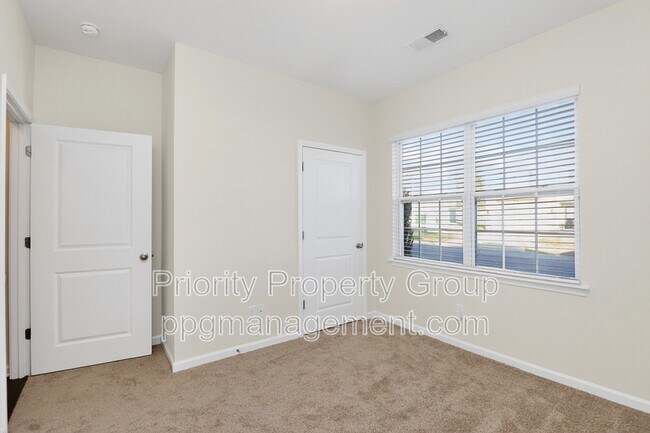 Photo - 2212 Apple Glen Ln