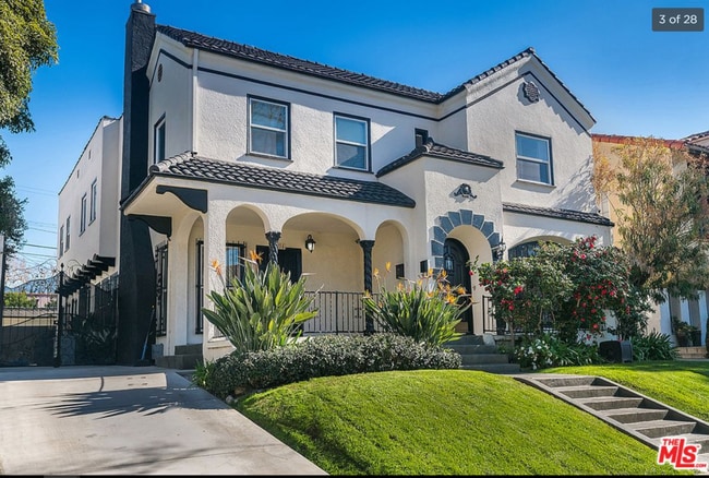 Building Photo - 216 S Orange Dr