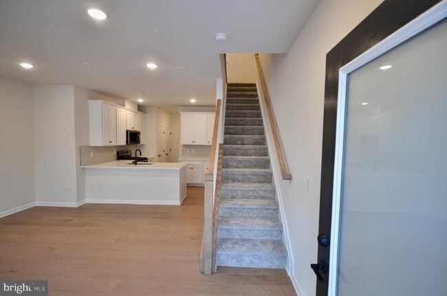 Building Photo - 1305 Parker Blvd Rental