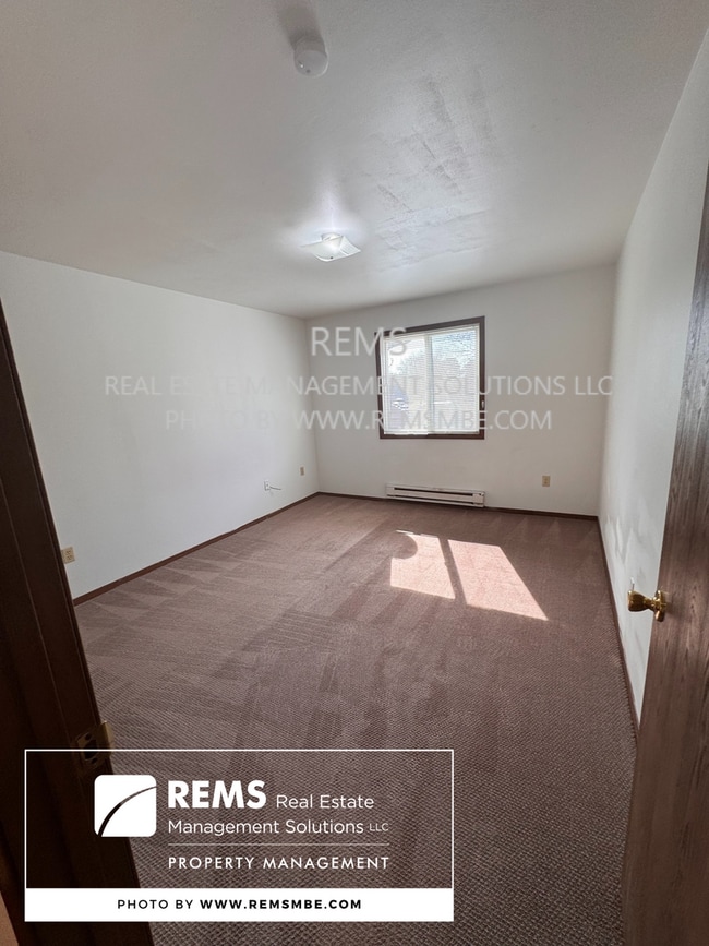 Photo - 554 E Slifer St Unit 6