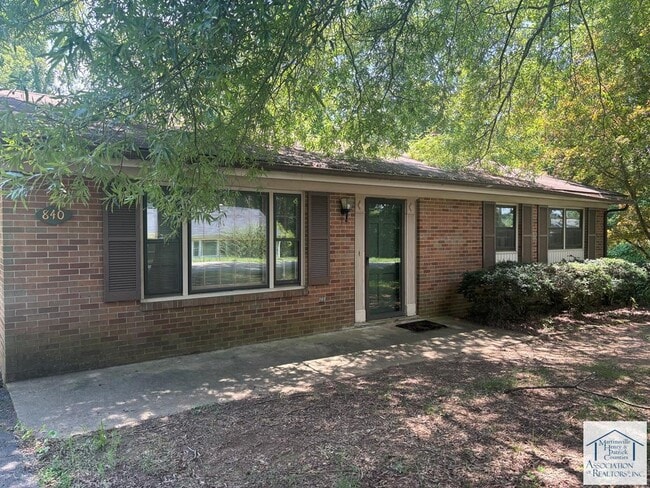 Building Photo - 840 Bassett Heights Rd Rental
