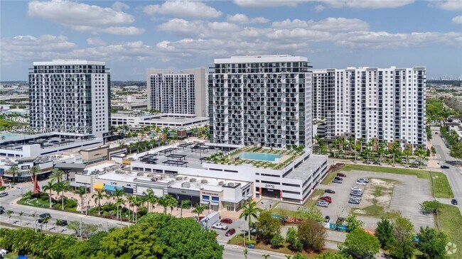 Building Photo - 5252 NW 85th Ave Unit 1402 Rental