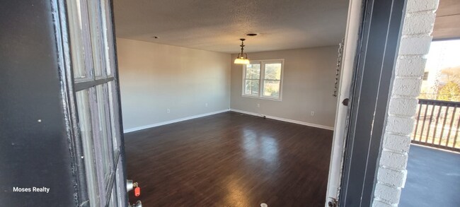 Photo - 1603 N Main St Unit B