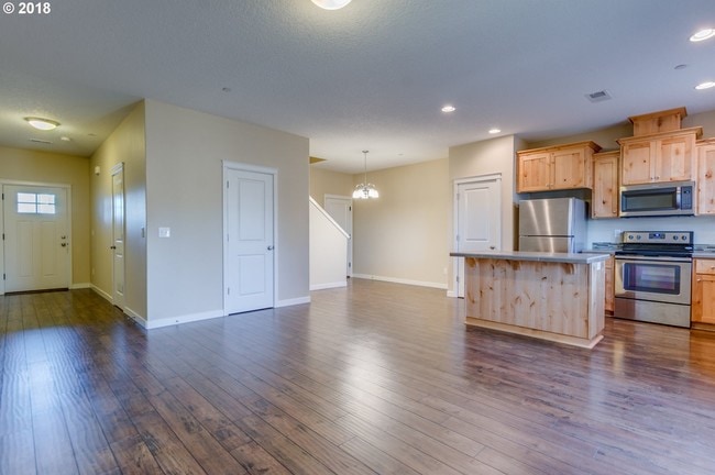 Photo - 114 N 44th Pl