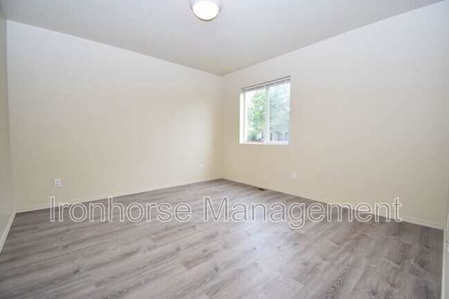 Photo - 509 Hunters Way