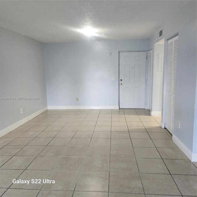 Photo - 8200 SW 210th St Unidad 111