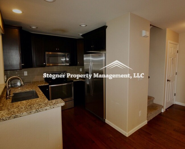 Photo - Beautiful Townhome Centrally Located in Fo...