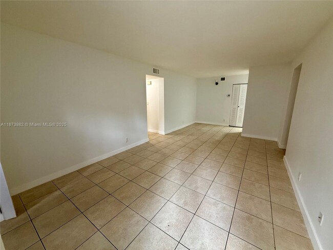 Photo - 702 Gardens Dr Unit 105