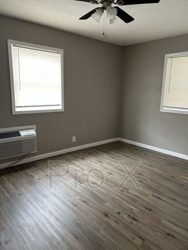 Photo - 1413 S Broadway St