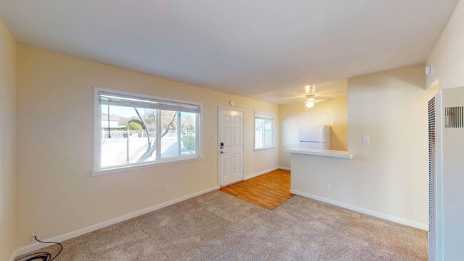 Building Photo - 15437 Marty Dr Unit 37