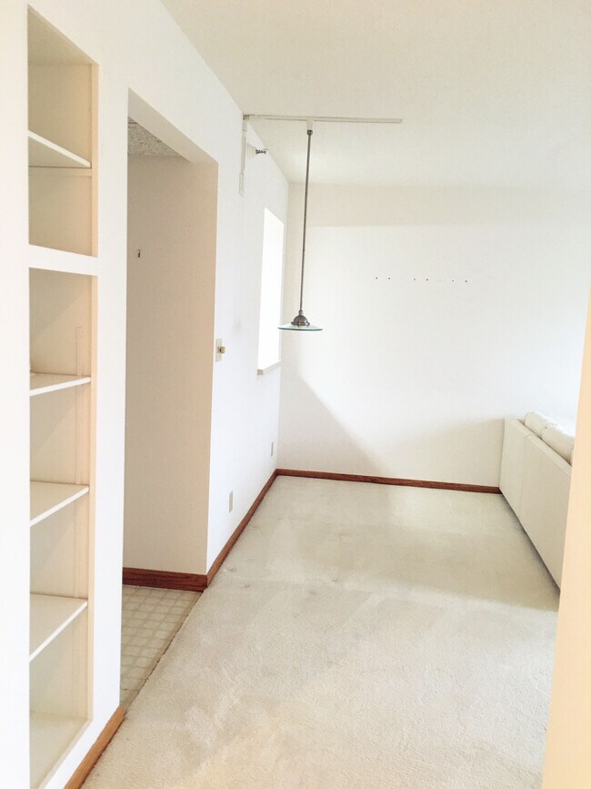 sala de estar - 220 S Broadway Unidad #1015