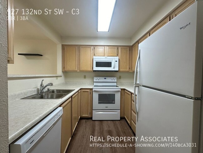 Photo - 927 132nd St SW