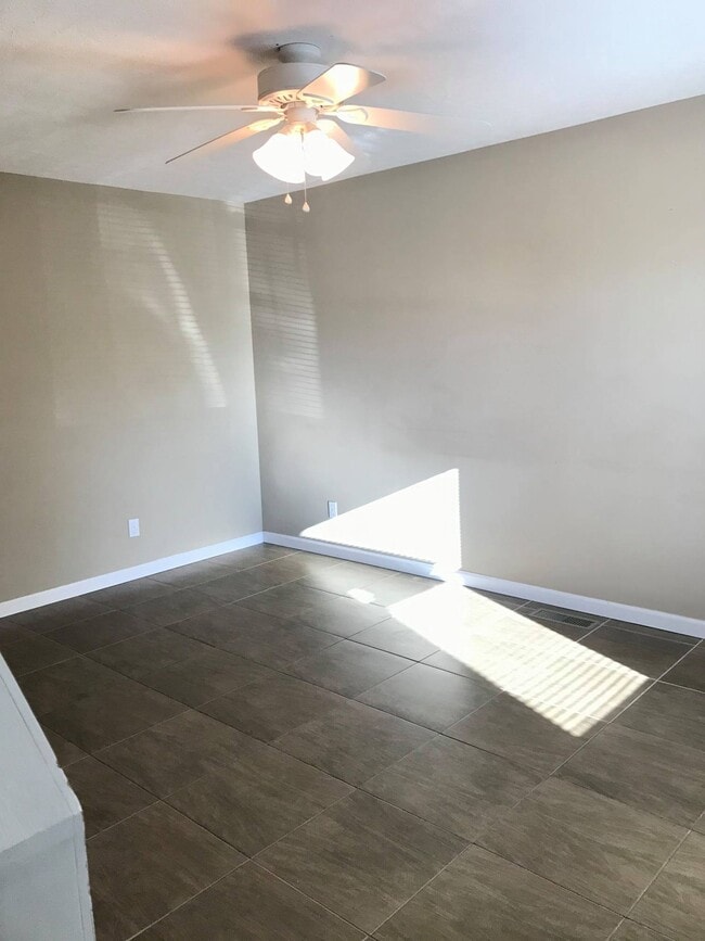 110 Creekside Drive, Apt. B Unit 112D