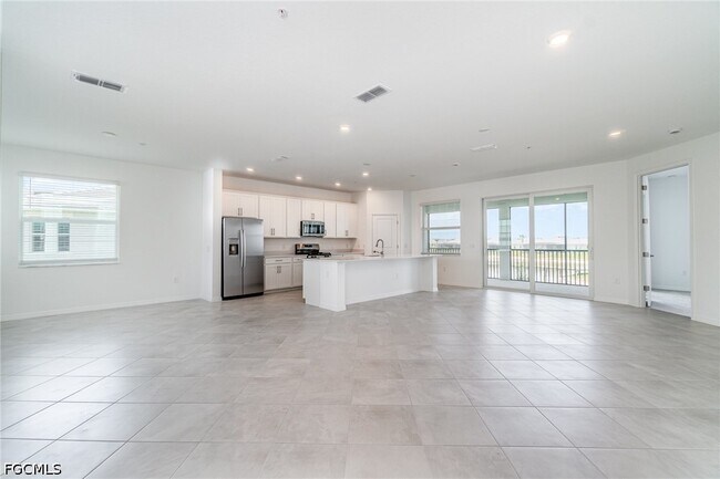 Photo - 15194 Bluffton Ln Unit 1421