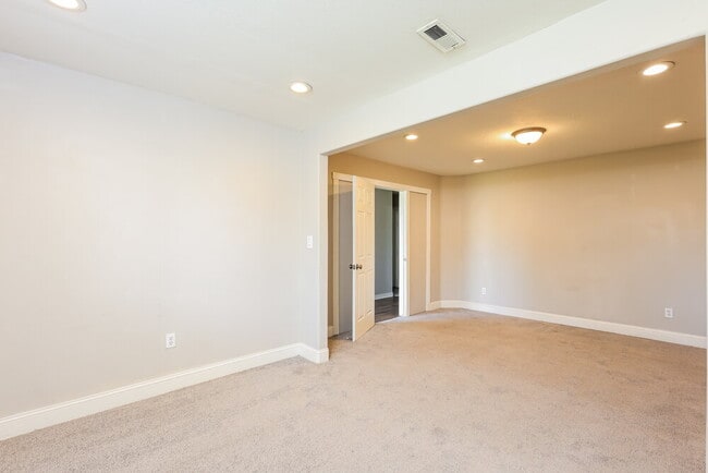 Photo - 3056 W 1010 N