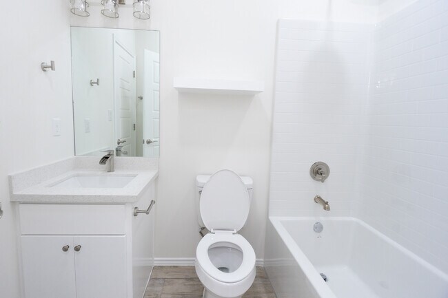 Photo - 2020 E Valley Cir Unidad A