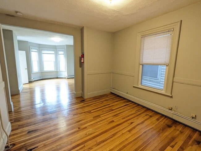Building Photo - 219 Green St Unit 2 Rental