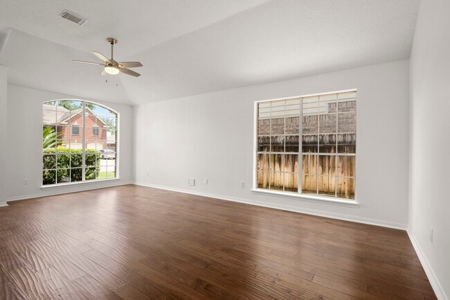 16014 Lakestone Dr