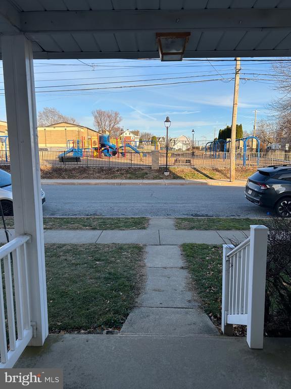 Photo - 424 Center St