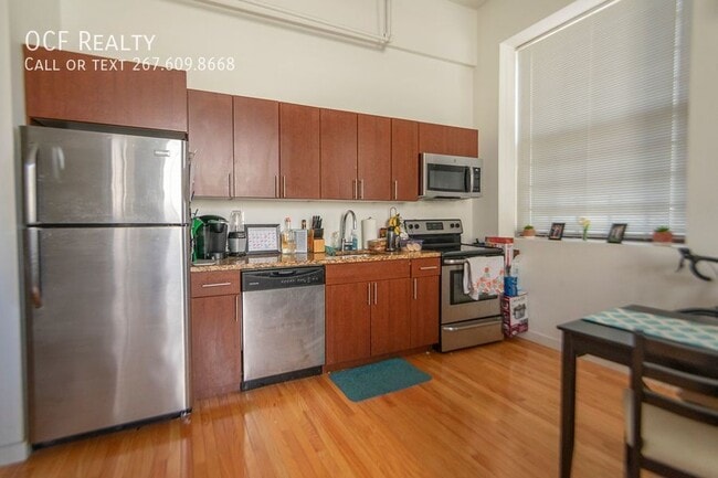 Photo - 4 Leverington Ave Unidad 201