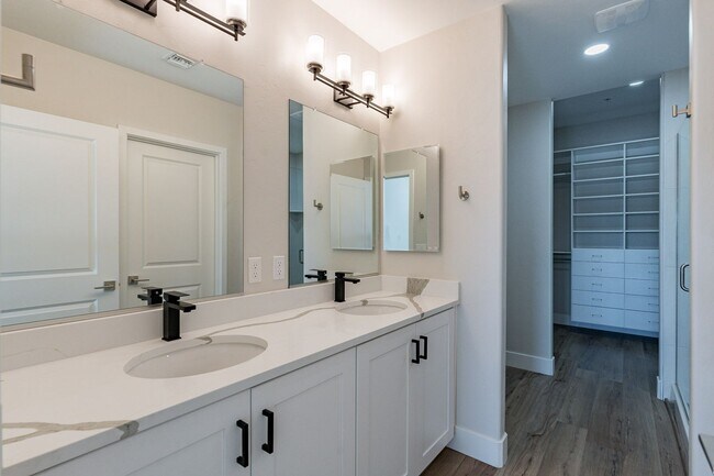 2036 E River Rd Unit 102