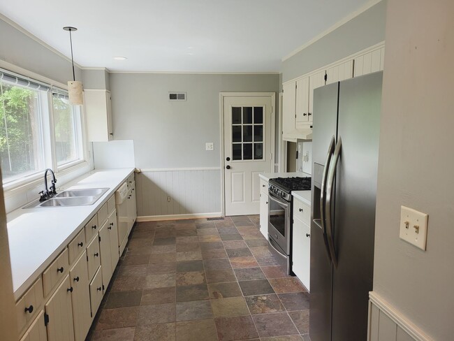 Photo - 984 Shades Crest Rd