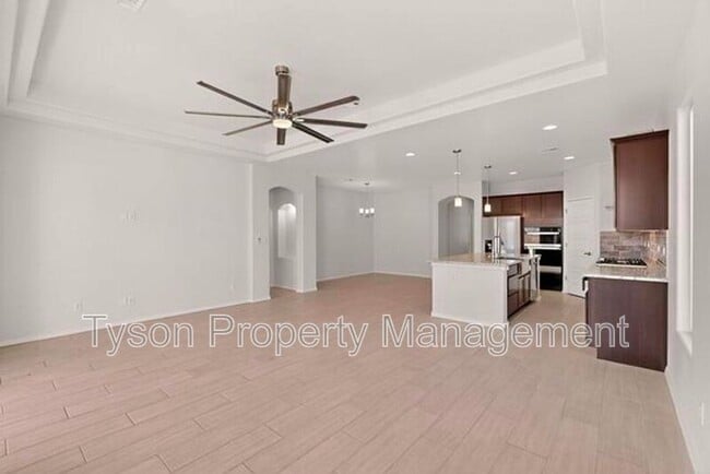 Photo - 247 Needle Ave SW