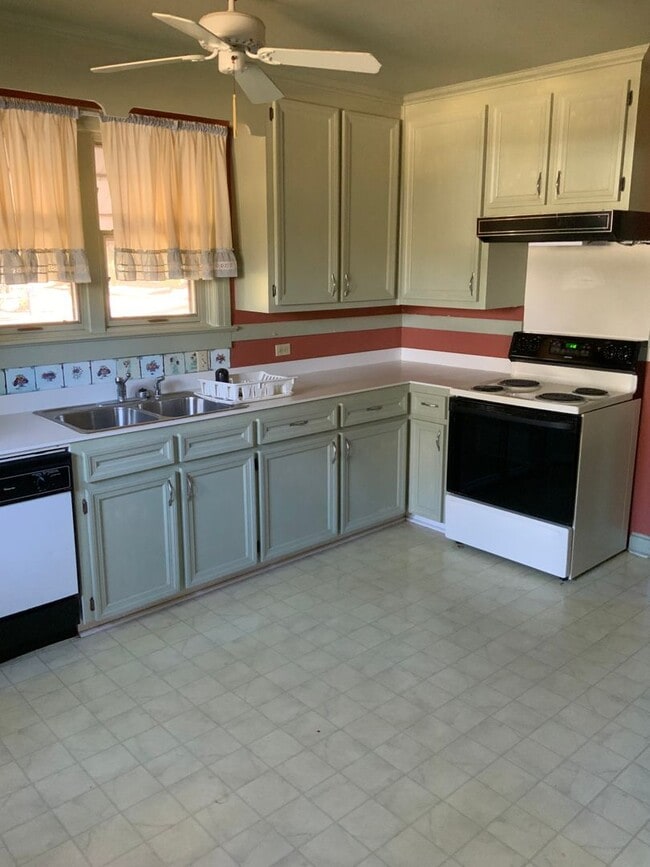 Photo - 200 Sunset Dr