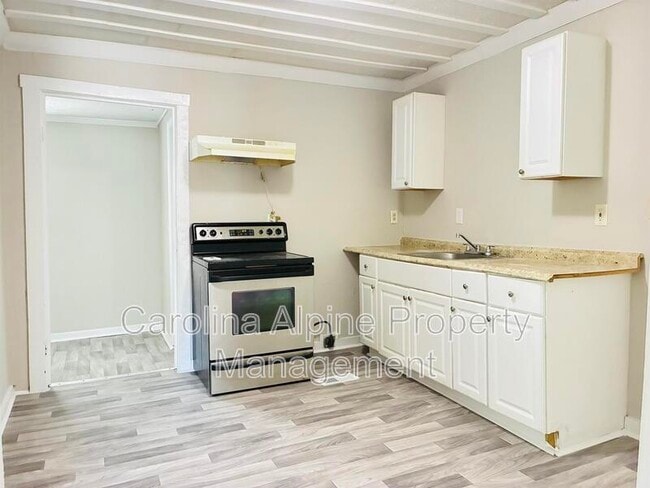 Photo - 1110 W Sykes St