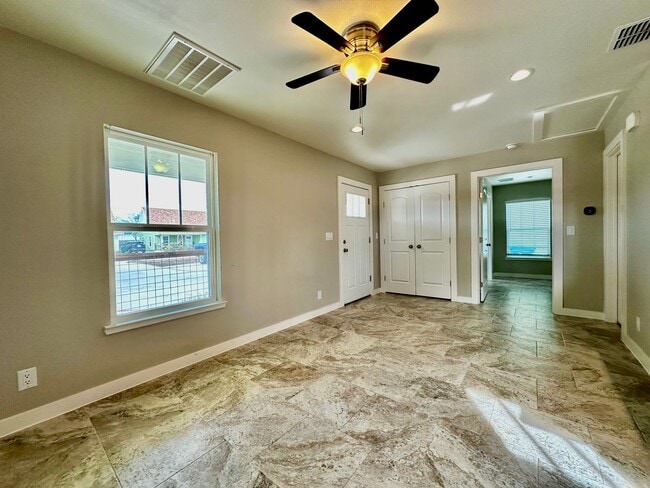 Photo - 1 Bedroom Riverside Bungalow