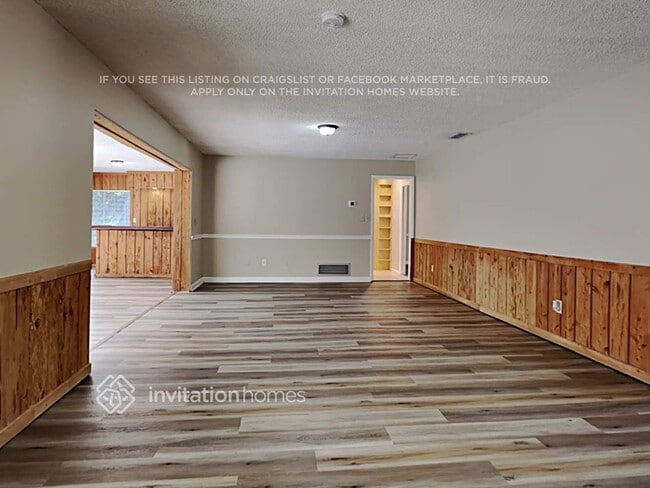 Photo - 111 Fox Valley Ct