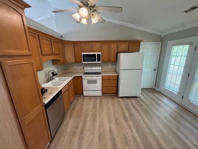 Photo - Single-Level Living in an Unbeatable Location