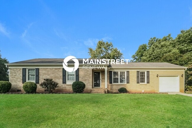 Building Photo - 3 Bedroom Pet-Friendly Home in Gastonia, NC with Main Street Renewal