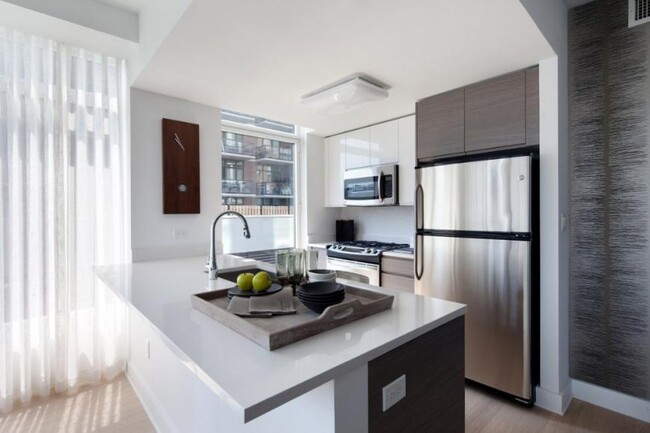 2 bedroom in Queens NY 11101 - 2 bedroom in Queens NY 11101 Condo Unit 9B