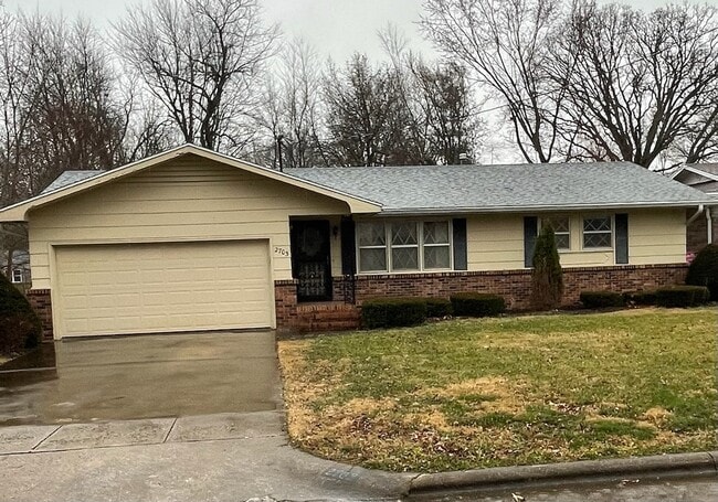 Building Photo - 2703 E Madison St