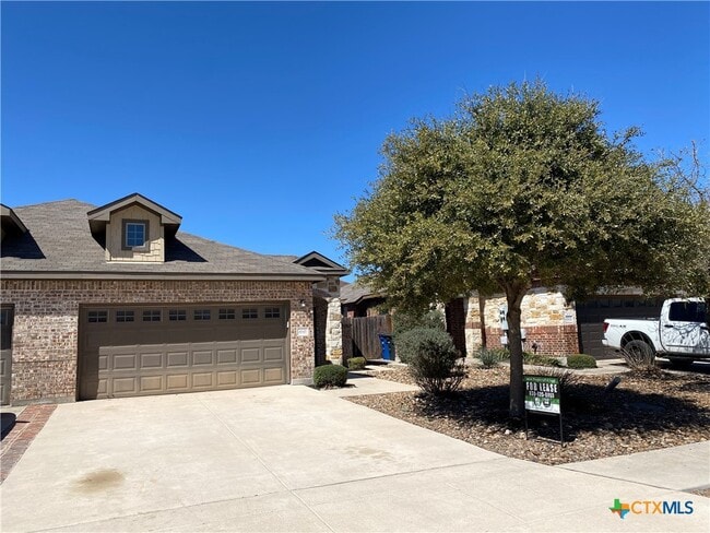 Photo - 660 Creekside Cir