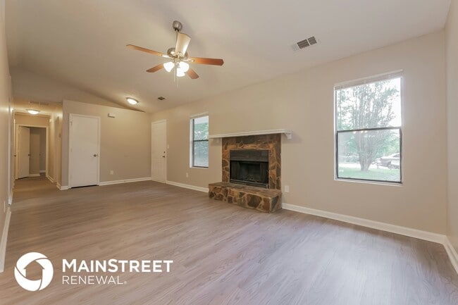 Photo - 145 Lynda Ln