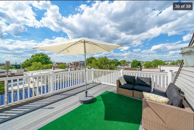 Photo - 209 Hutton St Unit 2