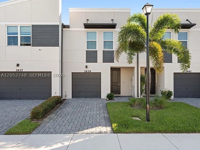 3939 SE Mentmore Ln