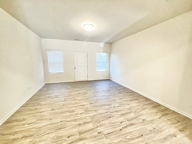 Photo - Charming 2 br townhome minutes from histor...