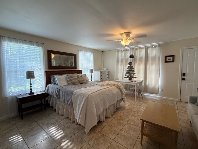 Photo - 509 Live Oak St