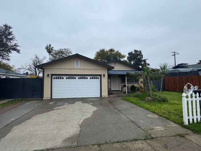 Building Photo - Home for Rent in Rio Linda