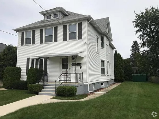 Building Photo - 1325 S 9th St Rental